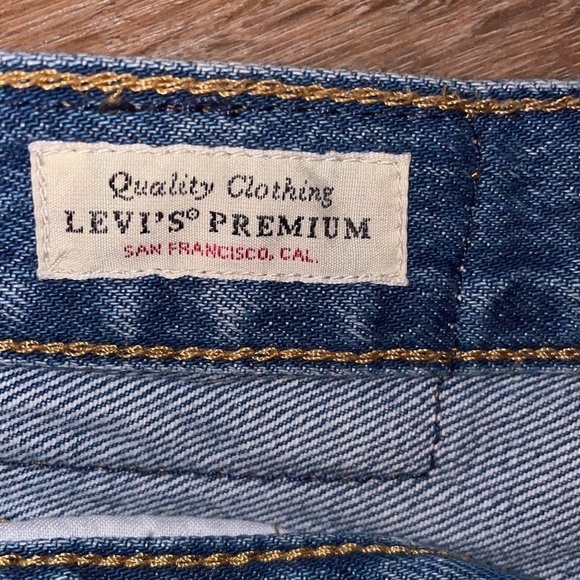 Levi’s premium denim miniskirt size 25 - Picture 2 of 5